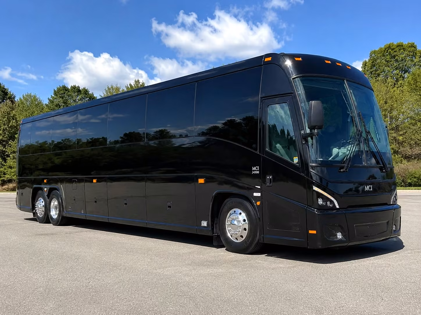 charter bus rentals to huntington bank stadium and tcf area college events