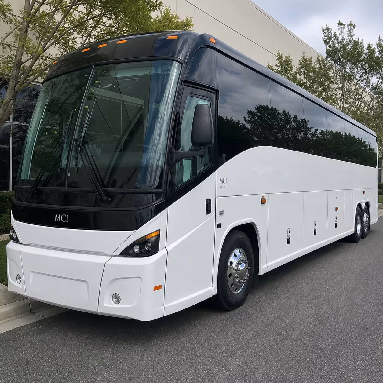 choosing a bloomington corporate shuttle that keeps your employees productive on the road